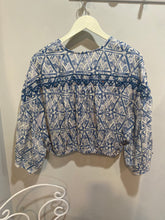 Load image into Gallery viewer, Free People Blue Cream Kimono Sleeves
