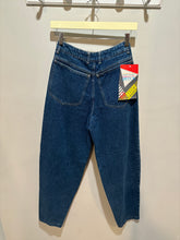 Load image into Gallery viewer, Vintage Sassoon Medium Wash Baggy Jeans
