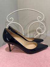 Load image into Gallery viewer, Manolo Blahnik Blue Patent Leather Shoes
