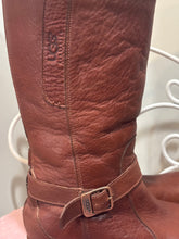 Load image into Gallery viewer, Ugg Brown Leather Waterproof Boots
