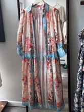 Load image into Gallery viewer, Floral Pattern Duster Dress
