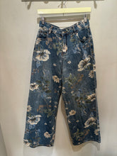 Load image into Gallery viewer, Light Wash Floral Wide Leg Jeans

