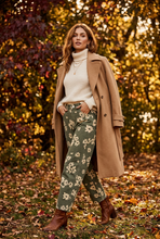 Load image into Gallery viewer, Green Flowers Barrel Jeans
