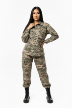 Load image into Gallery viewer, Vintage Green Camo 2 Piece Pants Set
