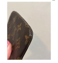 Load image into Gallery viewer, Louis Vuitton Monogram Key Chain
