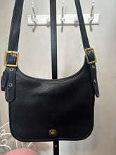 Load image into Gallery viewer, Vintage Coach Black 90s Turn Lock Flap Leather Bag
