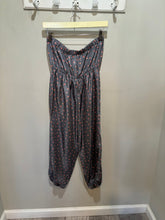 Load image into Gallery viewer, Grey Pattern Cropped Jumpsuit
