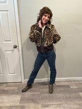Load image into Gallery viewer, Vintage Brown Leopard Teddy Cropped Jacket
