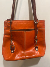 Load image into Gallery viewer, Vintage L’Artigiano Cognac Leather Bag/Backpack
