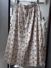 Load image into Gallery viewer, Cream Floral Pull On Maxi Skirt
