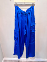 Load image into Gallery viewer, Royal Blue Satiny Cargo 2 Piece Pants Set
