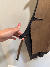 Load image into Gallery viewer, Vilma Mare Baltic Style Brown Knit Vest

