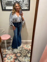 Load image into Gallery viewer, Free People Medium Wash Flare Jeans
