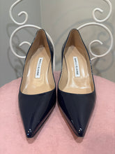 Load image into Gallery viewer, Manolo Blahnik Blue Patent Leather Shoes

