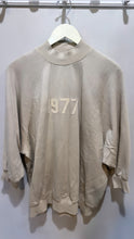 Load image into Gallery viewer, Essentials Tan 1977 3/4 Sleeves Sweatshirt
