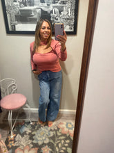 Load image into Gallery viewer, HDLTE Light Wash Wide Leg Jeans

