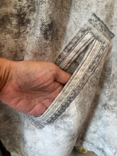 Load image into Gallery viewer, Zara Tan Camo Jacket
