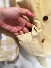 Load image into Gallery viewer, Avec Les Filles Plaid Butter Yellow Blazer
