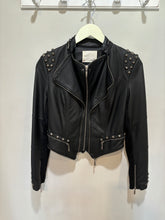 Load image into Gallery viewer, Blu Kanvas Black Studs Zipaway Jacket
