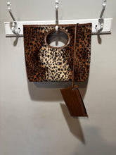 Load image into Gallery viewer, Vintage Leopard Faux Fur Clutch
