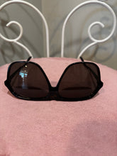 Load image into Gallery viewer, Gucci Black Aviator Sunglasses
