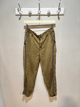 Load image into Gallery viewer, Anthropologie Green Embroidered Pants
