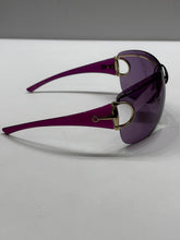 Load image into Gallery viewer, Vintage Gucci Pink Y2K Lavender Horsebit Sunglasses
