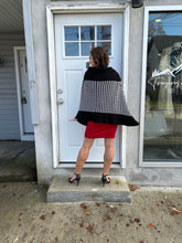 Load image into Gallery viewer, Colour Works Houndstooth Black and White Cape
