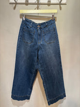 Load image into Gallery viewer, Front Pockets Medium Wash Denim
