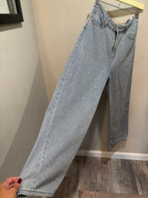 Load image into Gallery viewer, Light Wash Studded Wideleg Jeans
