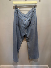 Load image into Gallery viewer, Light Wash Studded Wideleg Jeans
