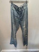 Load image into Gallery viewer, BlankNYC Light Wash Denim Print Pants
