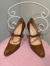 Load image into Gallery viewer, Manolo Blahnik Caramel Maryjane Patent Leather Shoes
