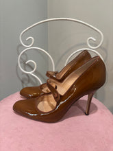 Load image into Gallery viewer, Manolo Blahnik Caramel Maryjane Patent Leather Shoes
