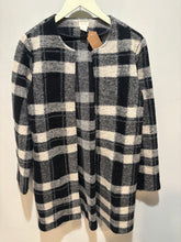 Load image into Gallery viewer, Aspen Black Plaid Wooly Duster
