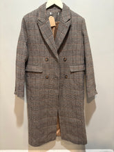 Load image into Gallery viewer, Vintage Tan Houndstooth Coat
