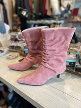 Load image into Gallery viewer, Vintage Lumiani Pink Suede Boots

